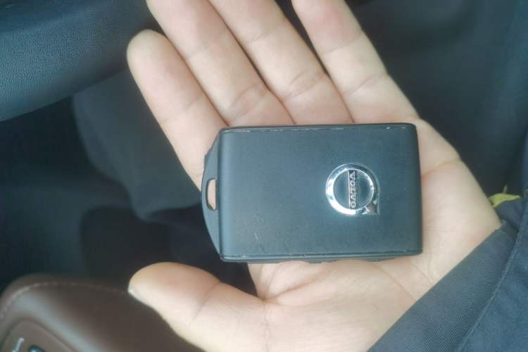 Used Volvo XC60 2023 B5 4x4 Smart Luxury Edition
