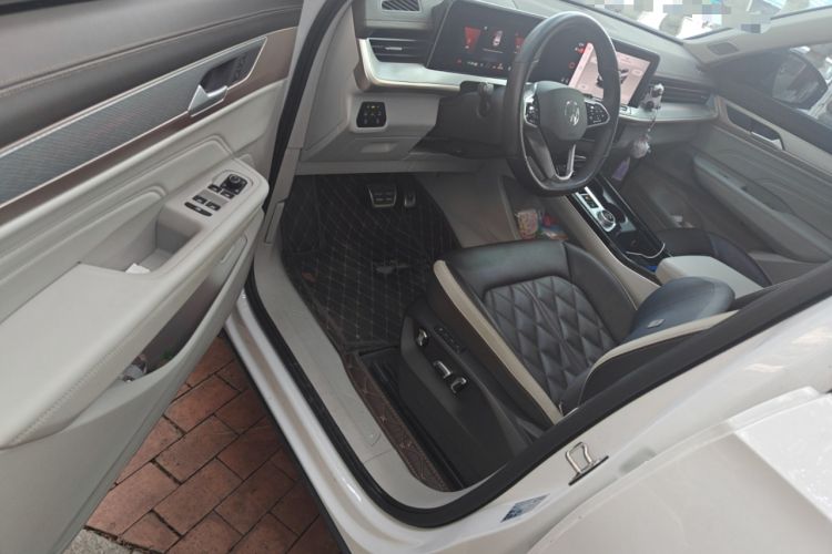 Used Volkswagen Tavendor 2023 380TSI All-Wheel Drive R-Line Journey Edition
