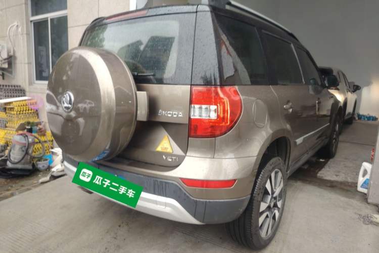 Used Skoda Yeti 2014 1.4 TSI DSG Polar Edition Rear Right 45 Deg