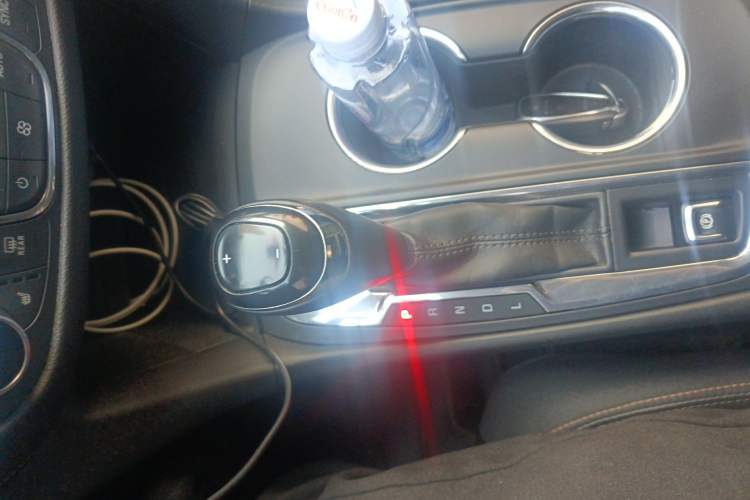 Used Chevrolet Equinox 2018 550T Automatic All-Wheel-Drive Explorer Edition Gear Lever