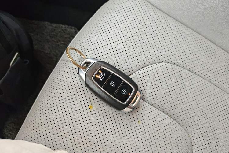 Used Hyundai Elantra 2021 1.5L CVT LUX Prestige Edition Vehicle Key
