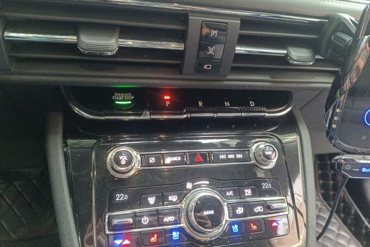 Used Lincoln Corsair 2020 2.0T Two-Wheel Drive Luxury Edition Gear Lever