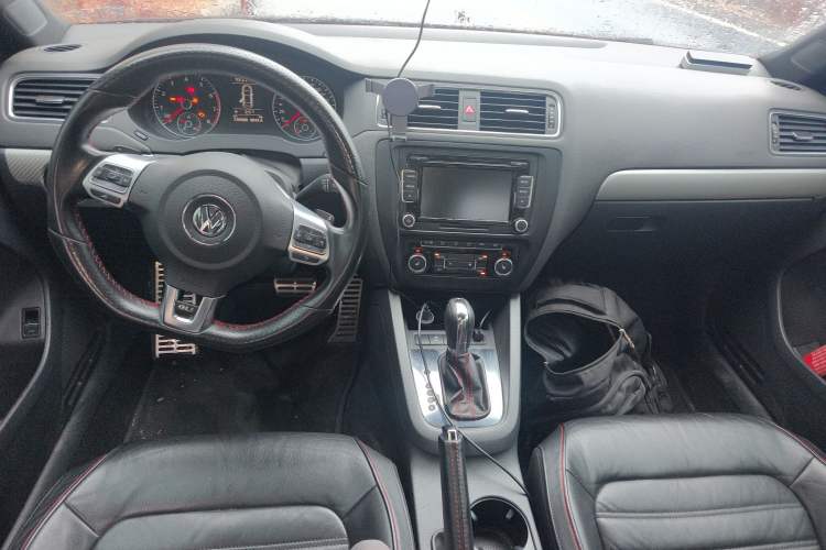 Used Volkswagen Sagitar 2013 2.0 TSI GLI
