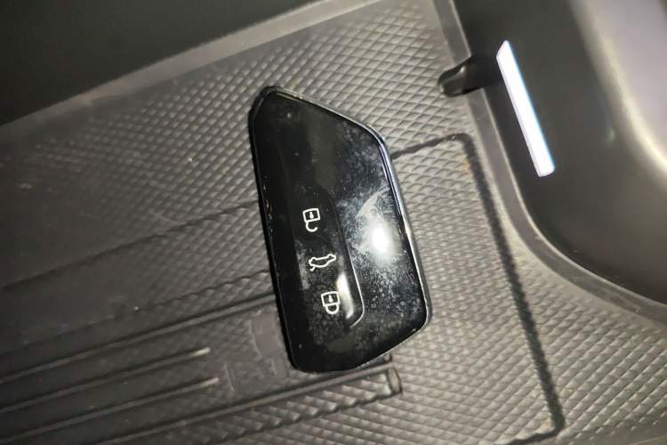 Used Volkswagen ID.7 VIZZION 2024 AIR model Vehicle Key