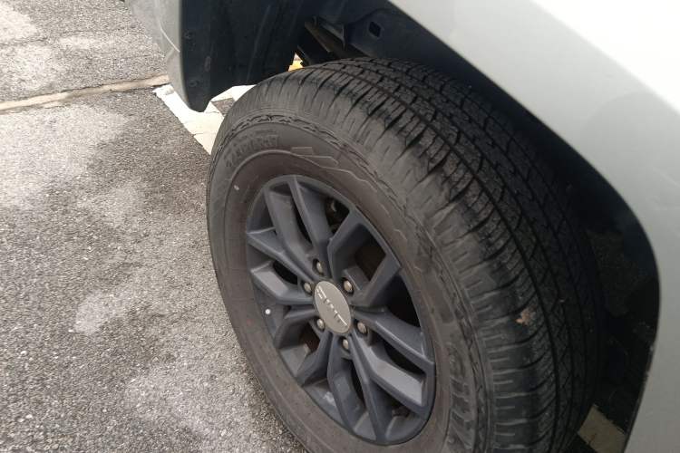 Used JMC Yuhu 7 2022 2.0T Manual Diesel Two-Wheel Drive Comfort Version Standard Wheelbase
