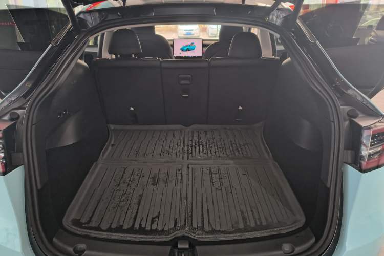 Used Tesla Model Y 2024 Long-Range All-Wheel-Drive Version
