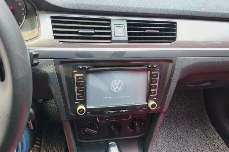 Used Volkswagen Bora 2016 1.6L Automatic Fashion Model