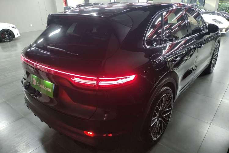 Used Porsche Cayenne 2019 Cayenne 3.0T Rear Right 45 Deg
