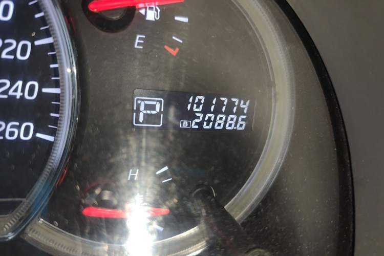 Used Nissan Teana 2011 2.0L XL Comfort Edition Odometer Close Up