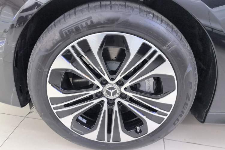 Used Mercedes-Benz E-Class New Energy 2024 E 350 e L Plug-in Hybrid Sedan