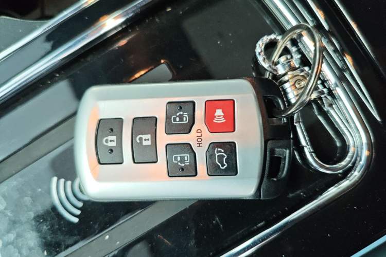 Used Toyota SIENNA 2019 3.5L Four-Wheel Drive XLE 7 Seats U.S. Specification