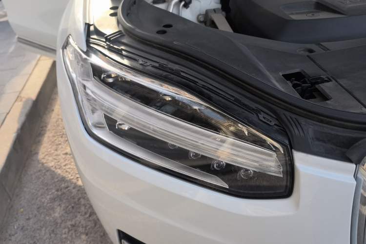 Used Volvo XC90 2019 T6 Zhiyi Edition 7-Seater China VI Standard
