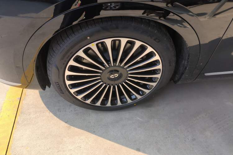 Used Hima AITO M9 2025 Extended-Range Ultra Version 52 kWh 6-Seater
