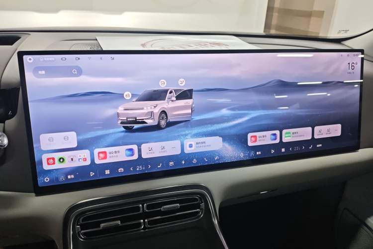 Used Geely Galaxy M9 2025 Model 230km Two-Wheel-Drive Exploration Edition Audio And AC Panel