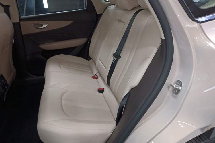 Used MG ES5 2025 525max Rear-Drive Intelligent Driving Version Left Rear Seat