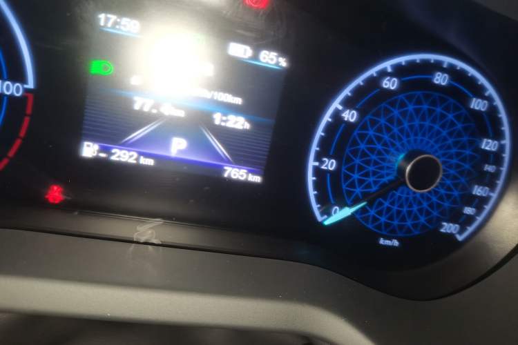 Used Hongqi E-QM5 2025 500km Range Commuter Version
