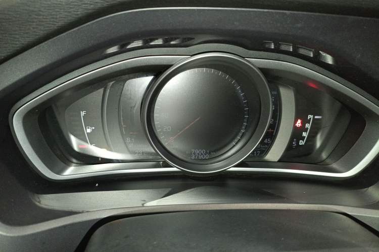 Used Volvo V40 2017 T3 Zhiyi Edition
