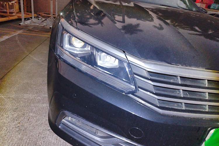 Used Volkswagen Passat 2017 280TSI DSG Luxury Edition Right Front Headlight