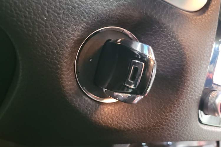 Used Volkswagen Touareg 2011 3.0 TSI Standard Version Vehicle Key