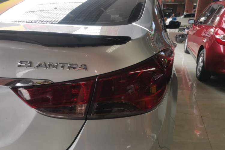 Used Hyundai Elantra (5th Generation / Langdong) 2015 1.6L Automatic Fashion Model