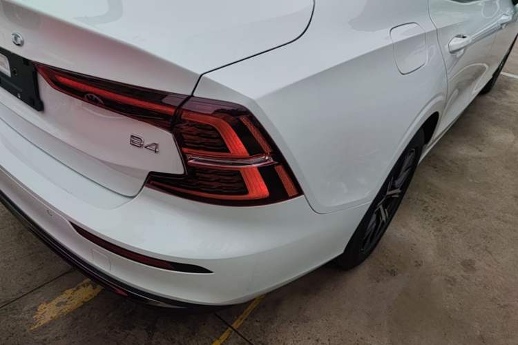 Used Volvo S60 2026 Model B4 Zhiyi Luxury Edition Right Rear Taillight