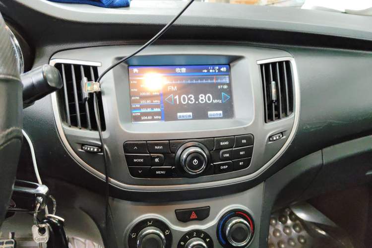 Used Cowin C3 2015 1.5L Manual Gold Diamond Edition Audio And AC Panel