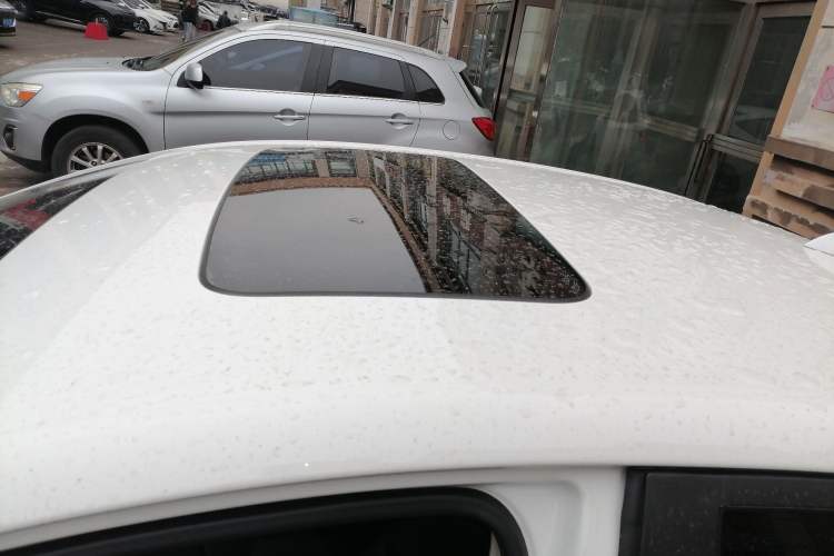 Used Chevrolet Monza 2019 Redline 320T Dual-Clutch Sporty Version China VI Standard Roof