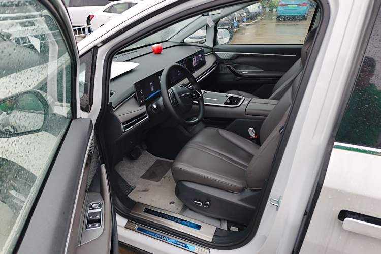 Used SAIC MAXUS G70 2024 2.0T Automatic Luxury Edition 7 Seats