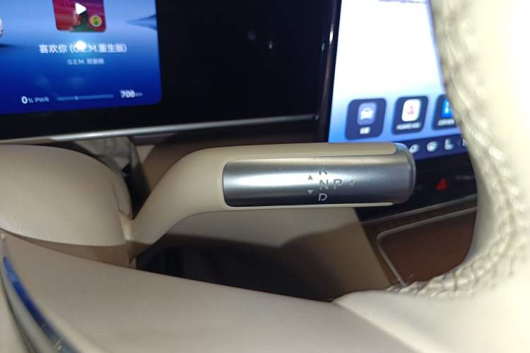 Used Hima AITO M7 2026 Model Range-Extending Max All-Wheel Drive 5-Seater Version Gear Lever