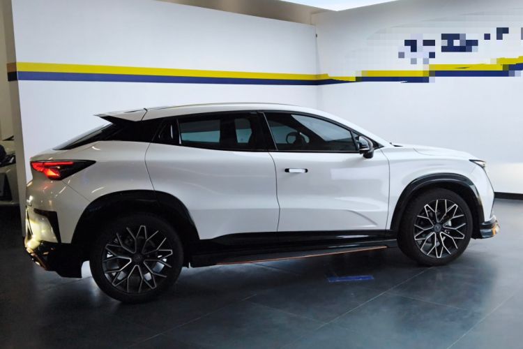 Used CHANGAN UNI-T 2022 1.5T Prestige Version Left Side