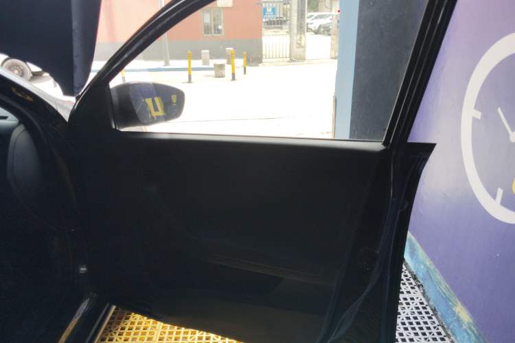 Used Volkswagen Santana 2015 1.6L Manual Fashion Edition Interior 5