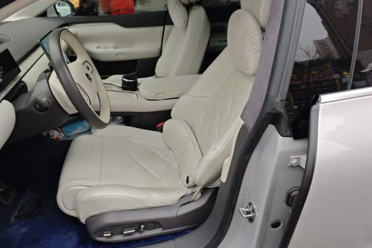 Used Nio ET7 2022 100kWh First Edition Left Front Seat