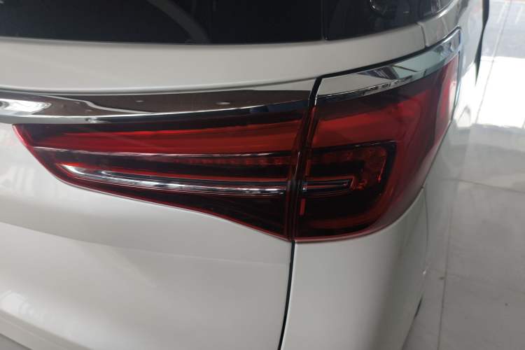 Used Buick GL8 2021 ES Landtrek 653T Luxury Model
