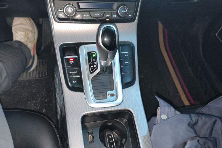 Used Geely Auto Emgrand GL 2017 1.8L DCT Elite Model Gear Lever