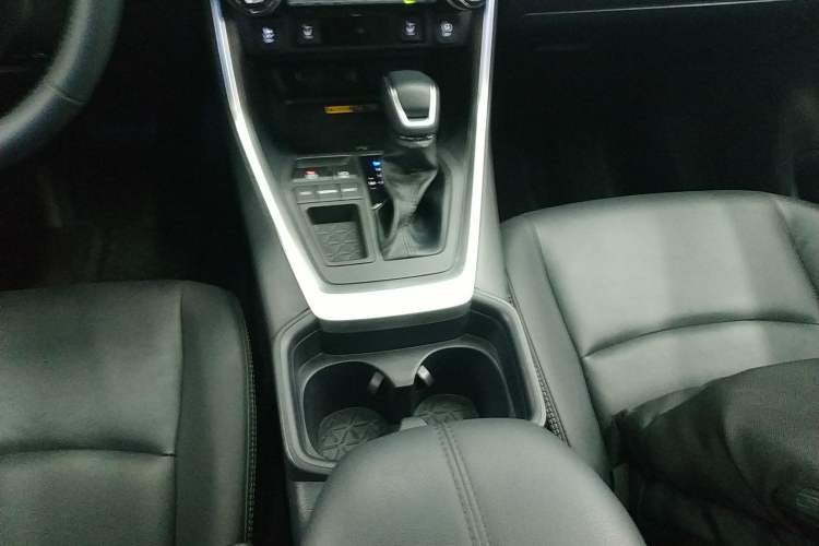 Used Toyota RAV4 2023 2.0L CVT Two-Wheel Drive Fashion Plus Edition Gear Lever