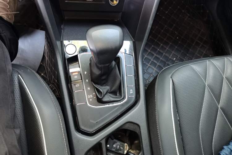 Used Volkswagen Tiguan L 2024 300TSI Automatic Two-Wheel Drive Smart Edition