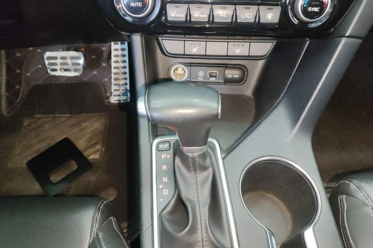 Used Kia KX5 2017 1.6T Automatic Two-Wheel Drive 15th Anniversary Special Edition DLX Gear Lever