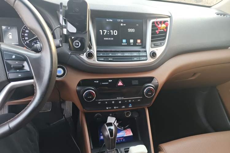 Used Hyundai Tucson 2015 1.6T Dual-Clutch Two-Wheel-Drive Smart Model
