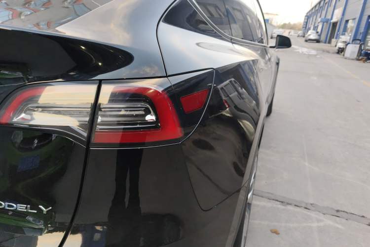 Used Tesla Model Y 2021 Long-Range All-Wheel-Drive Version 3D7