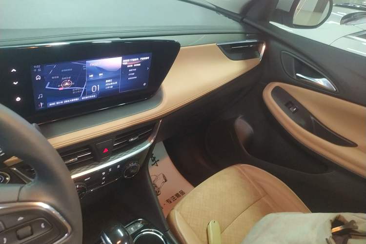 Used Buick Encore PLUS 2023 Smart Fun Edition