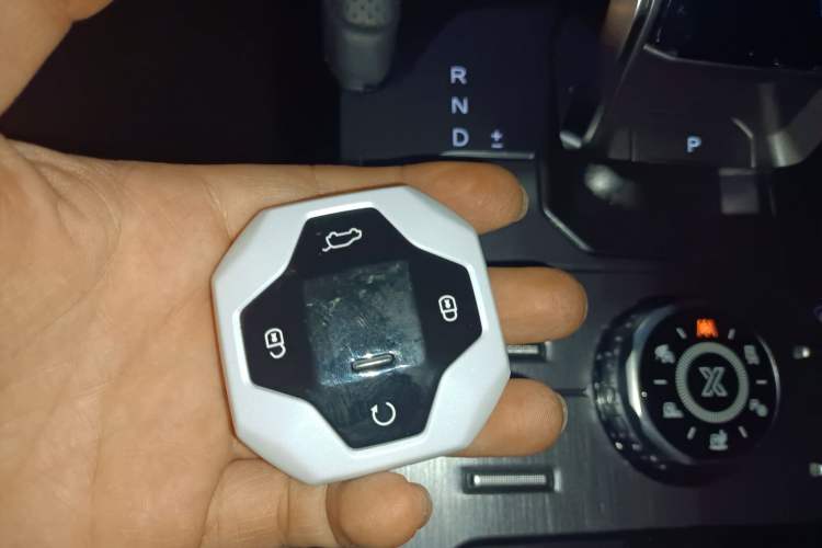 Used JETOUR Traveler 2023 2.0T All-Wheel Drive Conquer PRO Vehicle Key