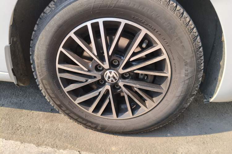 Used Volkswagen Jetta 2015 Value Edition 1.6L Manual Fashionable Style