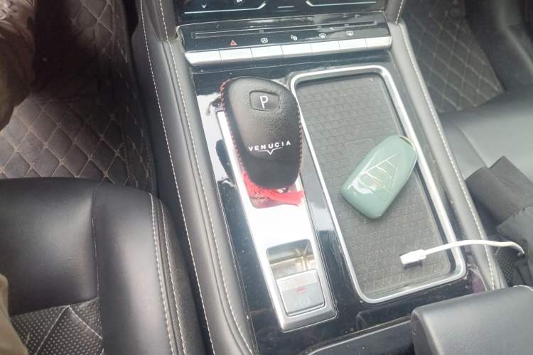 Used Venucia Star 2020 260T Automatic 48V Mild Hybrid Turbocharged Starry Edition
