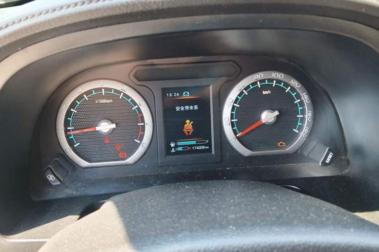 Used FORTHING Lingzhi 2020 M5L 1.6L Luxury 7-Seater
