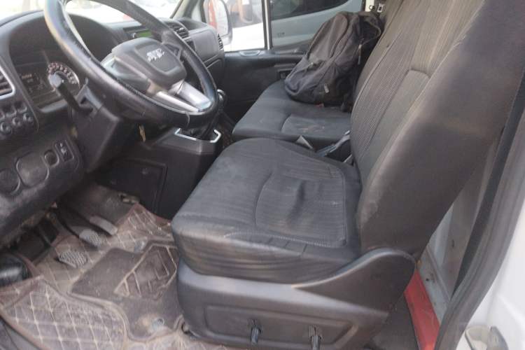 Used JMC Transit 2021 2.8T Space King Standard Version Short Wheelbase Mid-Height Roof 3-Seater Diesel Euro VI JX493 Left Rear Seat