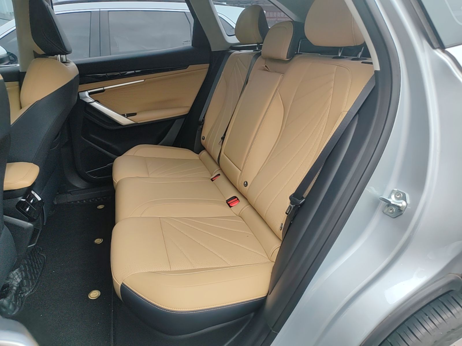 Geely Auto FX11 2023 1.5TD DCT Prestige Edition — снимка 20