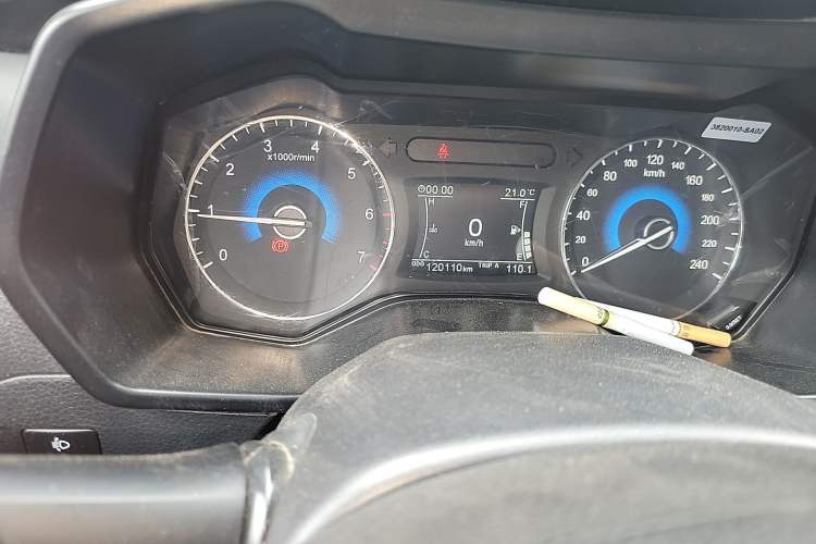 Used Dongfeng Fengon 580 2016 1.8L Manual Comfort Model Odometer Close Up