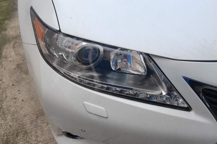 Used Lexus ES 2013 300h Elite Edition Right Front Headlight