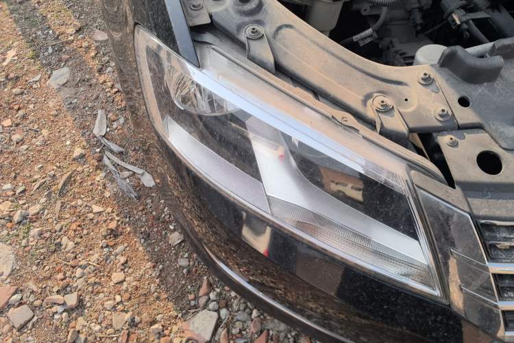 Used Volkswagen Lavida 2013 Restyled Classic 1.6L Manual Comfort Edition Right Front Headlight