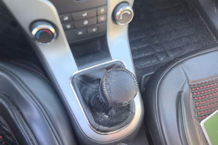 Used Chevrolet Cruze 2012 1.6L SE MT
